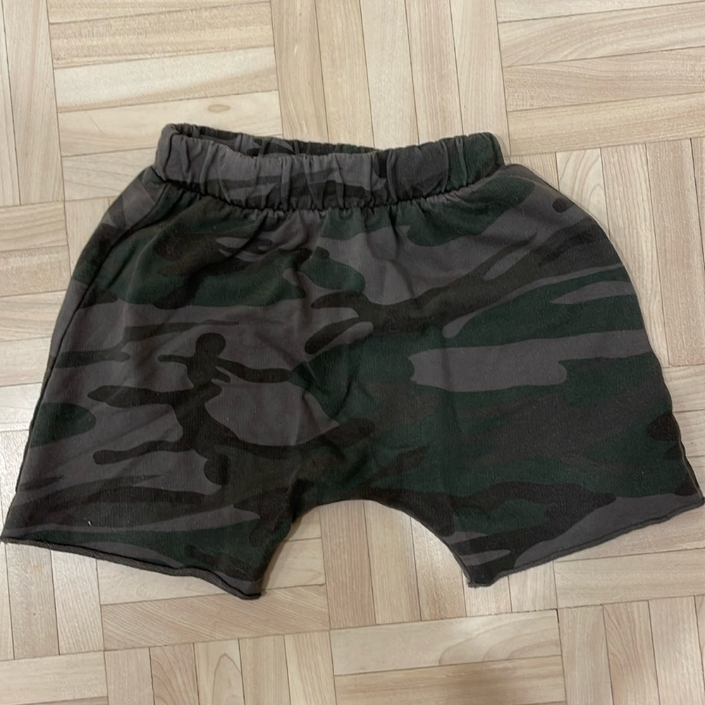 Joah love army print sweat shorts